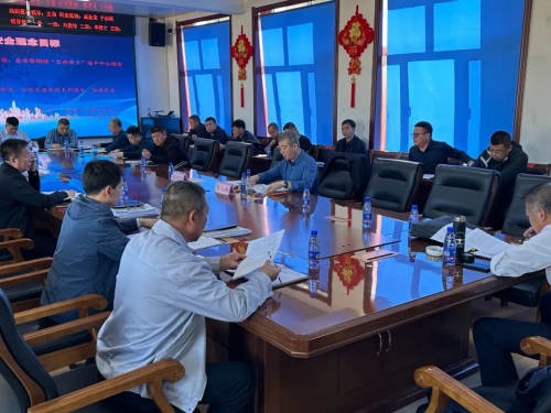 10月10日，，，，，，，，公司采掘生产服务组到双阳矿指导服务。。。。。