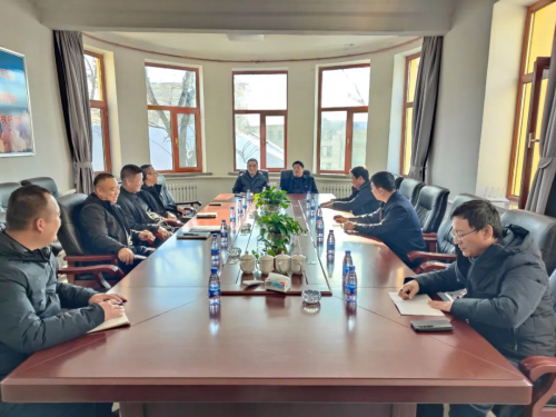 11月15日，，，，，，公司党委书记、董事长宫延明到产品研发中心调研检查