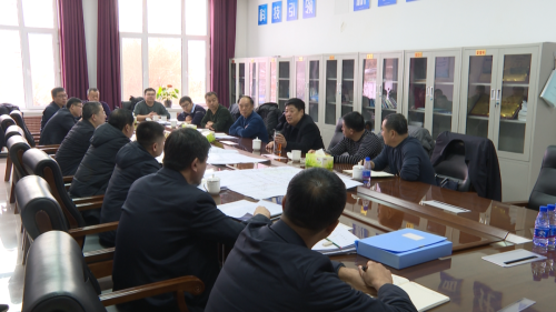 64011月21日，，，，，，，，公司党委书记、董事长宫延明到东保卫矿调研检查工作时强调